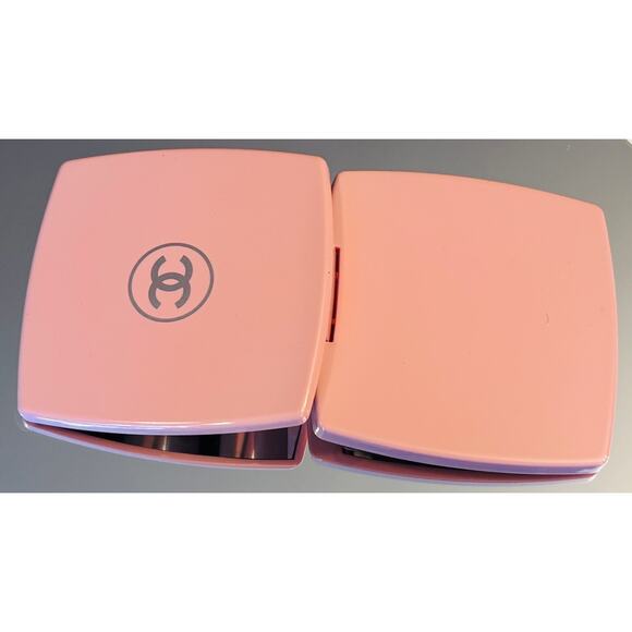 COMPACT MIRROR: Limited-Edition CHANEL Pink w/Golden Monogram, NWOT - Picture 8 of 13